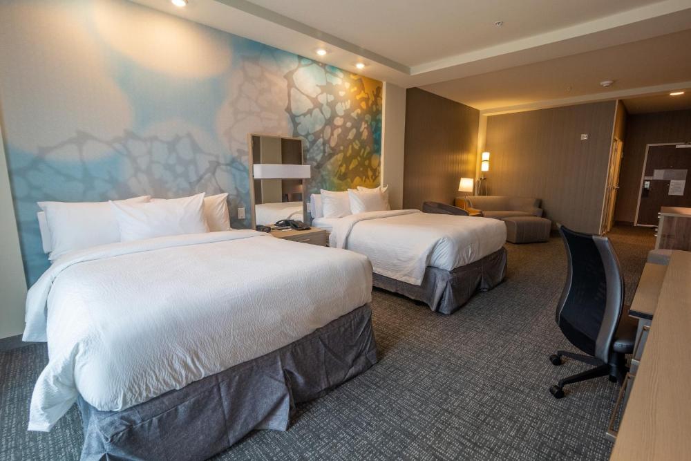 Double Queen Room interior